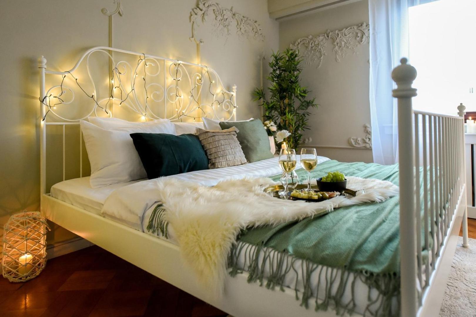 Cozy Studio Overlooking The Old Town Бухарест Экстерьер фото